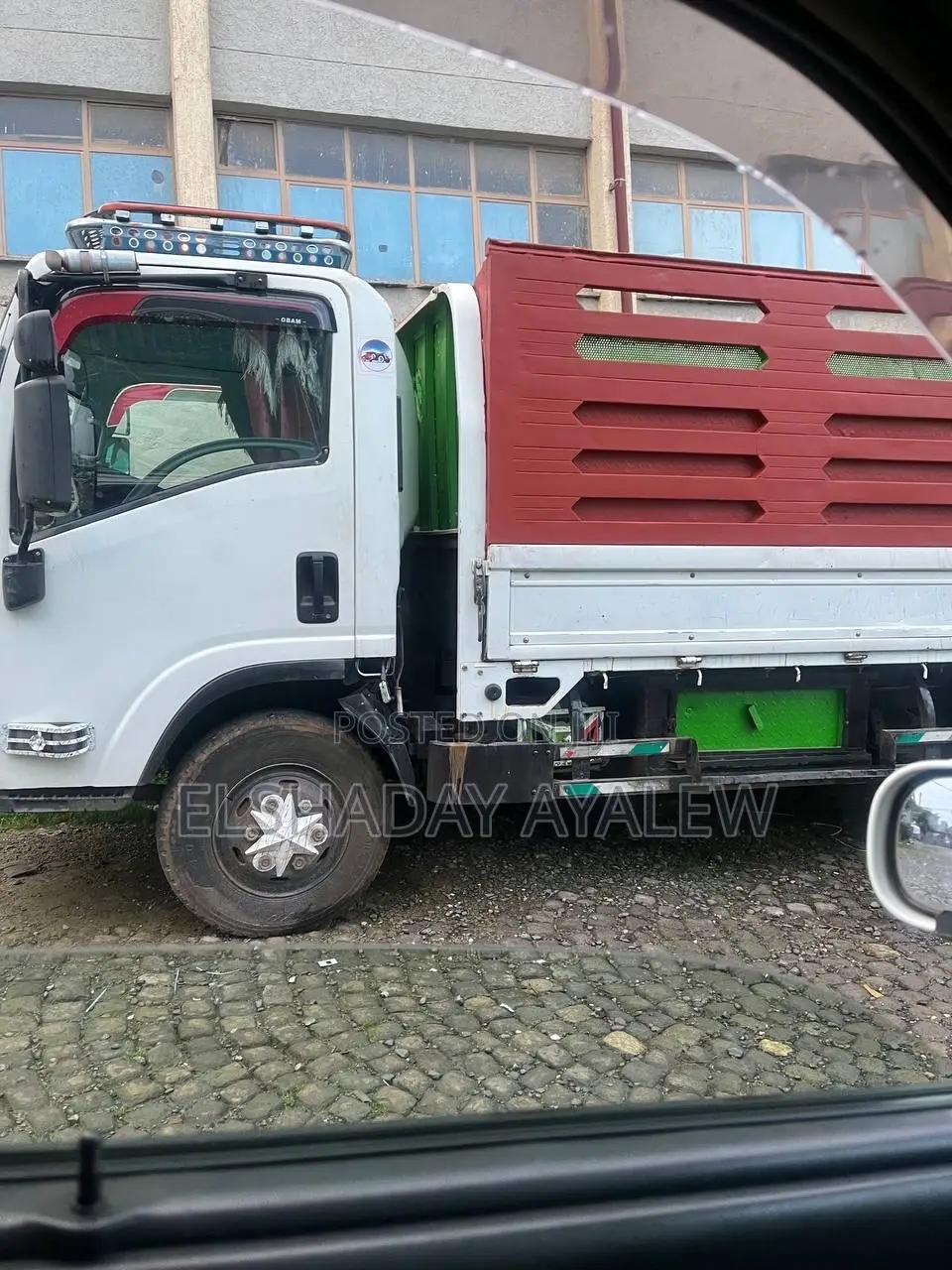 Isuzu Obama 2015