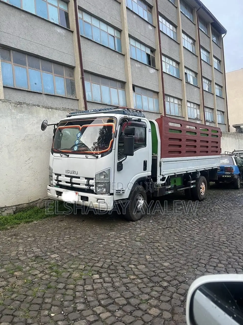 Isuzu Obama 2015