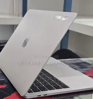 New Laptop Apple MacBook Pro 2018 16GB Intel Core i5 SSD 256GB