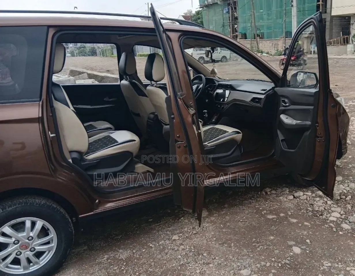 Wuling Hongguang S 2022 Brown