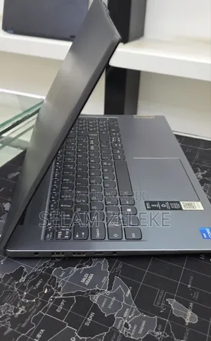 New Laptop Lenovo 8GB Intel Core i5 SSD 512GB