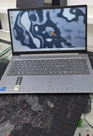 New Laptop Lenovo 8GB Intel Core i5 SSD 512GB