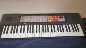 Yamaha Keyboard PSR F50