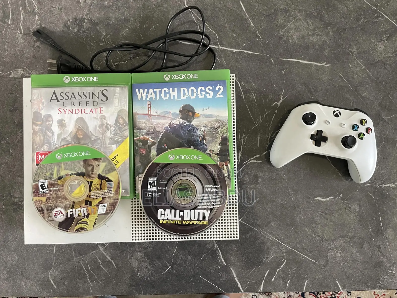 Xbox One S Gaming Bundle + 4 Games