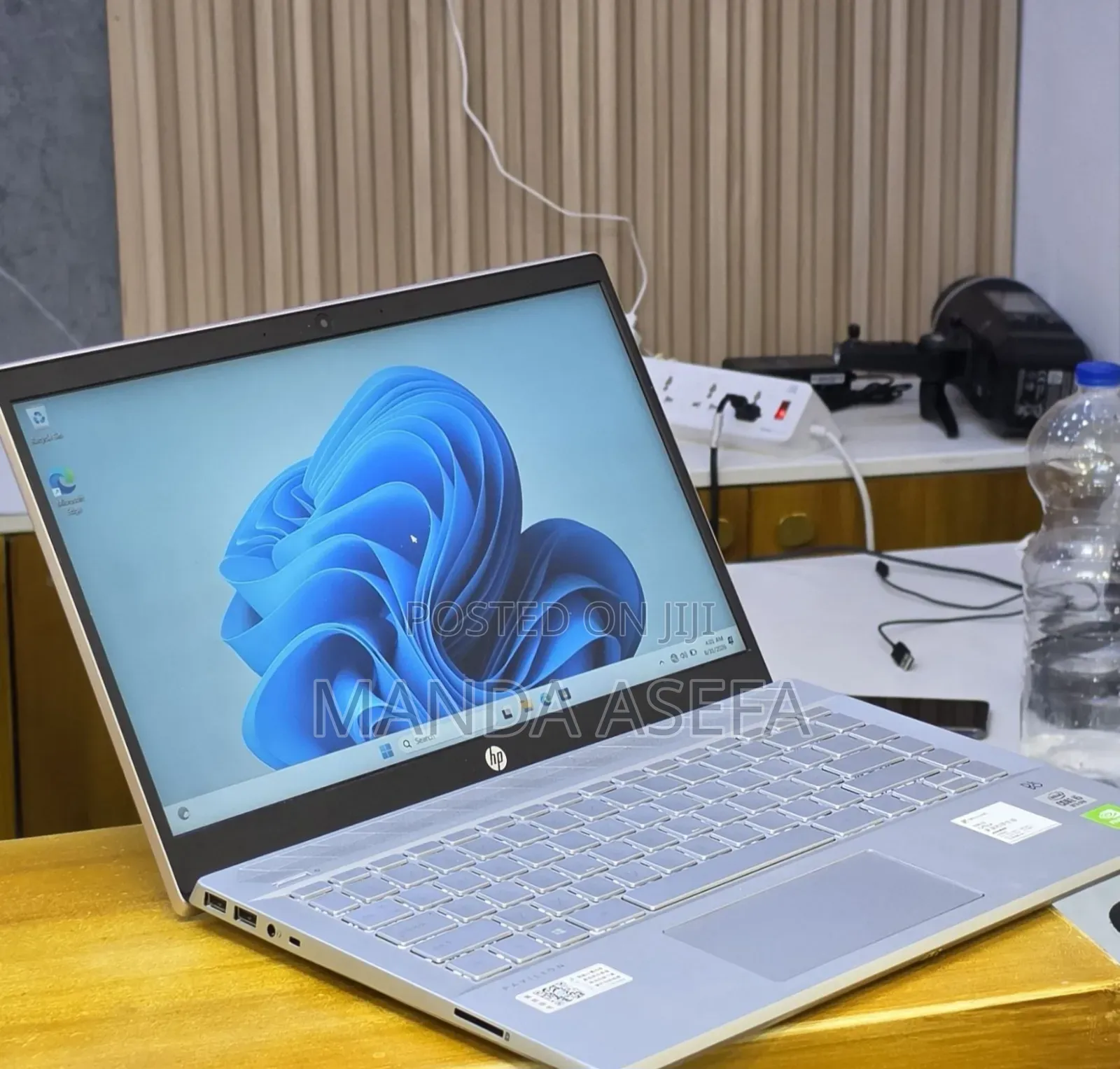 New Laptop HP Pavilion 14 8GB Intel Core i5 SSD 512GB