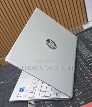 New Laptop HP Pavilion 13 8GB Intel Core i5 SSD 512GB