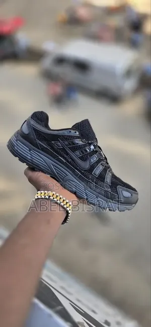 Nike P600metalic Silver