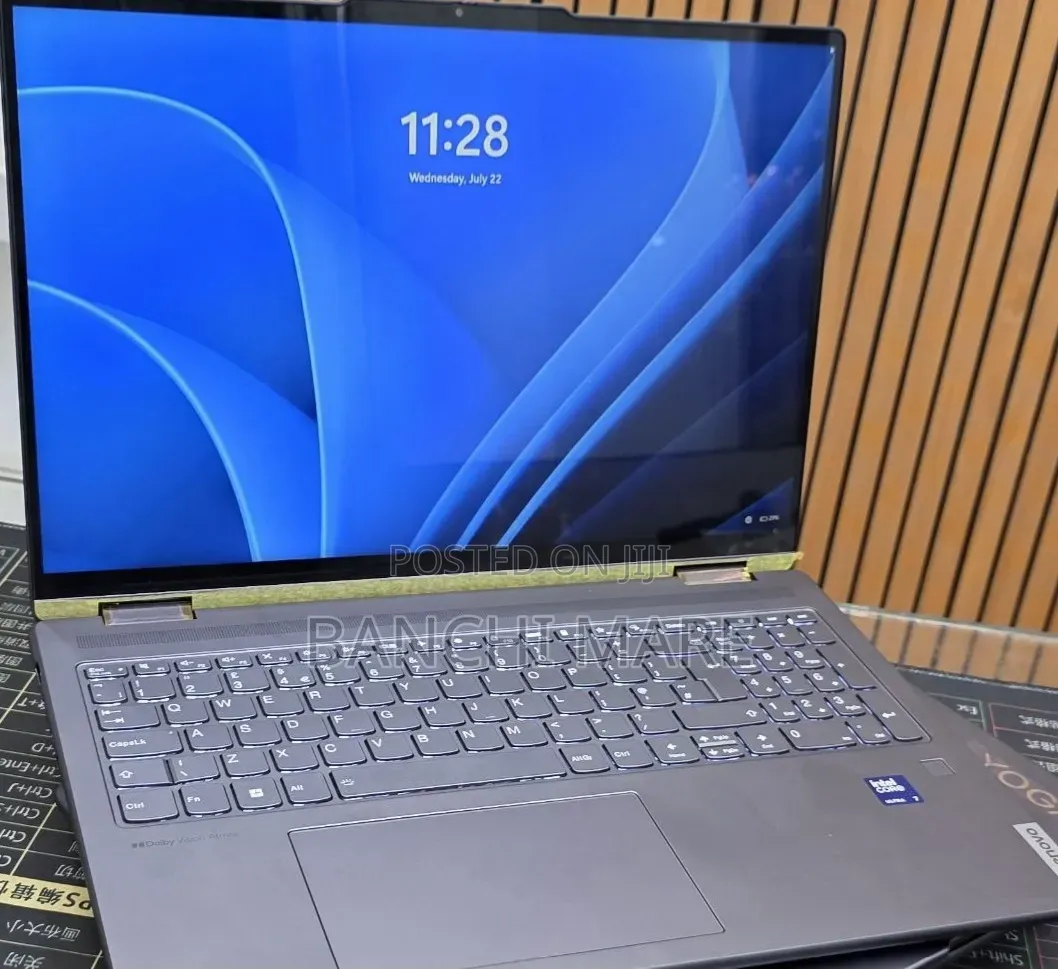 New Laptop Lenovo Yoga 7i 16GB Intel Core Ultra 7 SSD 512GB