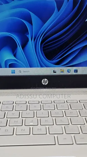 New Laptop HP Pavilion 15 8GB Intel Core i5 SSD 1T