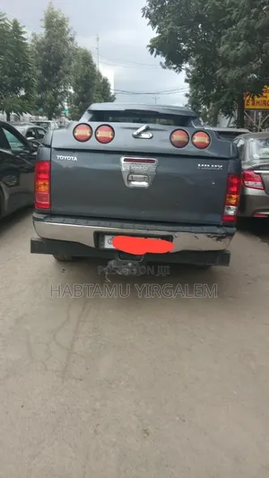 Toyota Hilux 2012 Gray