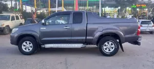 Toyota Hilux 2012 Gray