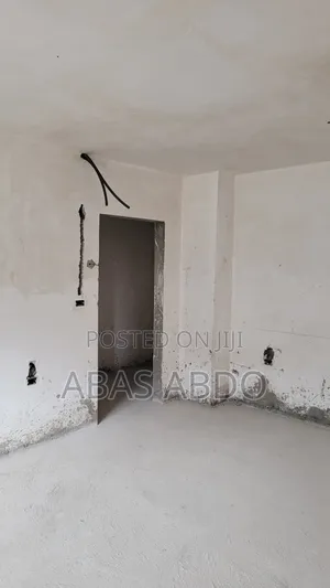 3bdrm Apartment in City Center, Lideta for sale