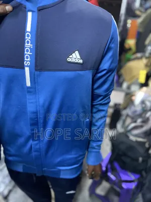 የአዲዳስ (Adidas) ስፖርታዊ ትራክሱቶች