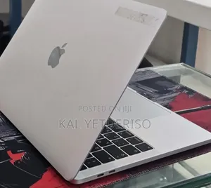 New Laptop Apple MacBook Pro 2018 16GB Intel Core i5 SSD 256GB