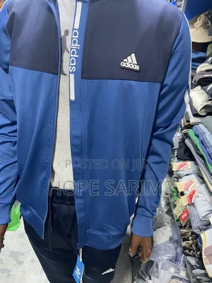 የአዲዳስ (Adidas) ስፖርታዊ ትራክሱቶች