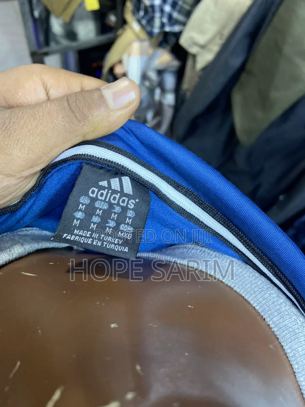 የአዲዳስ (Adidas) ስፖርታዊ ትራክሱቶች