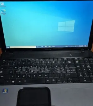 New Laptop Toshiba Satellite C850 4GB Intel Core i3 HDD 1T