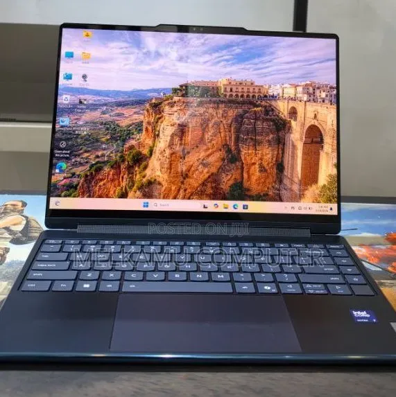 New Laptop Lenovo Yoga 9 16GB Intel Core Ultra 7 SSD 1T