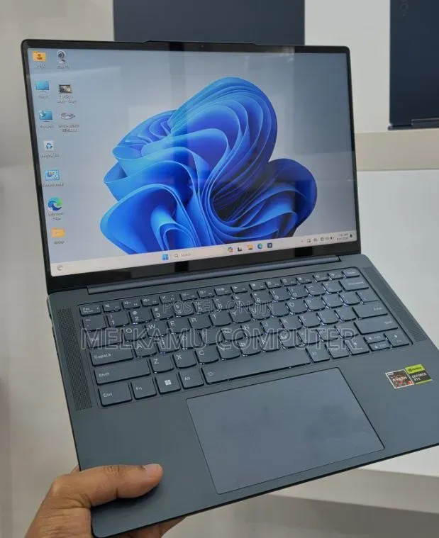 New Laptop Lenovo Yoga 7i 16GB AMD Ryzen 7 SSD 512GB