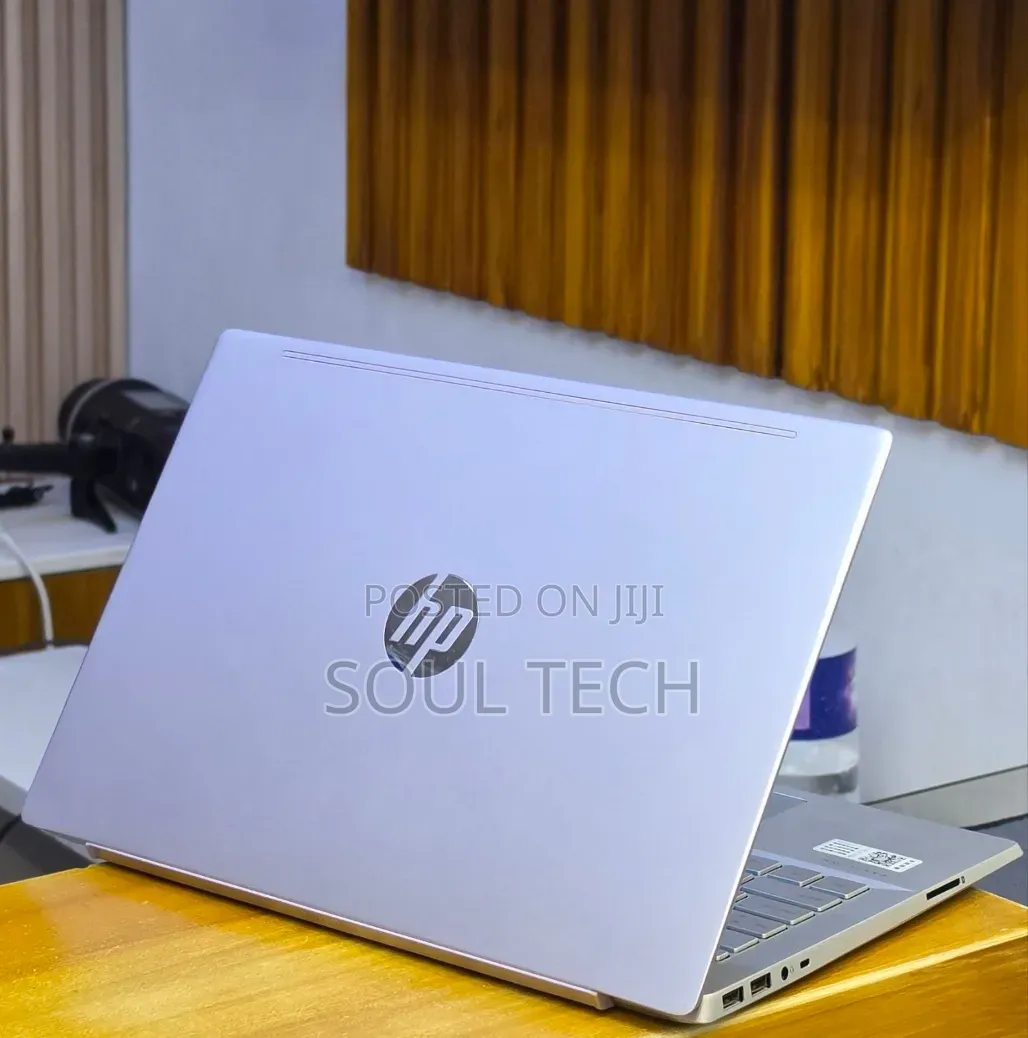 New Laptop HP Pavilion 14 8GB Intel Core i5 SSD 512GB