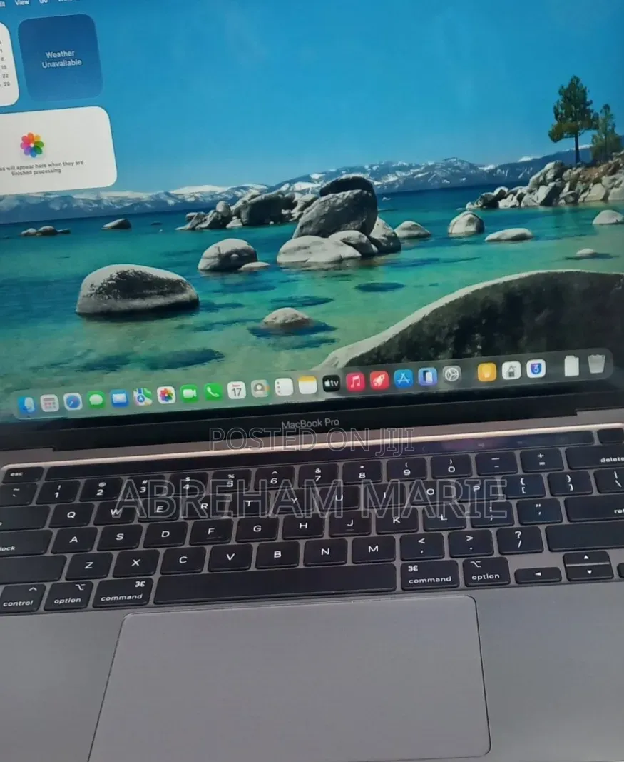 New Laptop Apple MacBook Pro 2020 M1 8GB Apple M1 Pro SSD 256GB