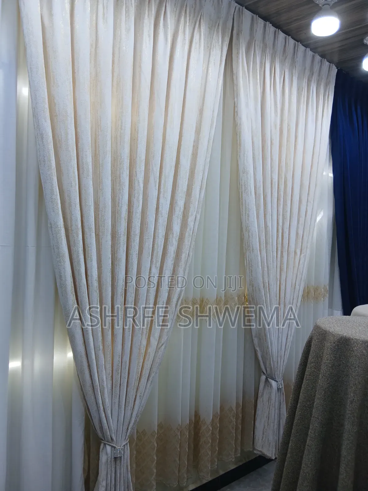 Ashrfe Curtain