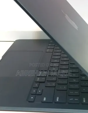 New Laptop Apple MacBook Air 2022 M2 8GB Apple M2 SSD 256GB