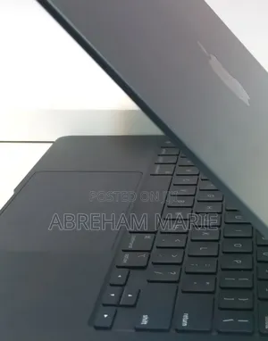 New Laptop Apple MacBook Air 2022 M2 8GB Apple M2 SSD 256GB