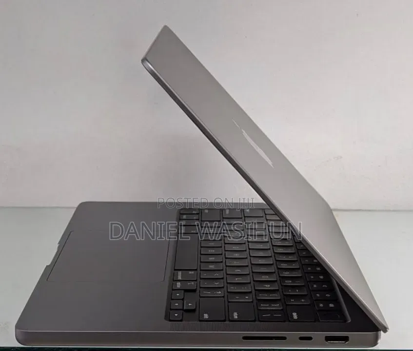 New Laptop Apple MacBook Pro 2021 M1 16GB Apple M1 Pro SSD 512GB
