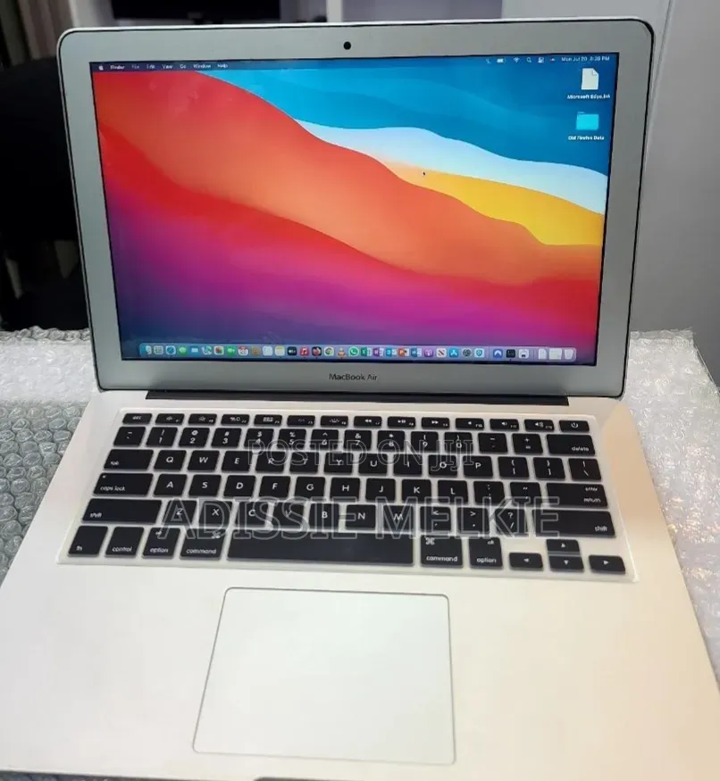 New Laptop Apple MacBook 2017 8GB Intel Core i5 SSD 128GB