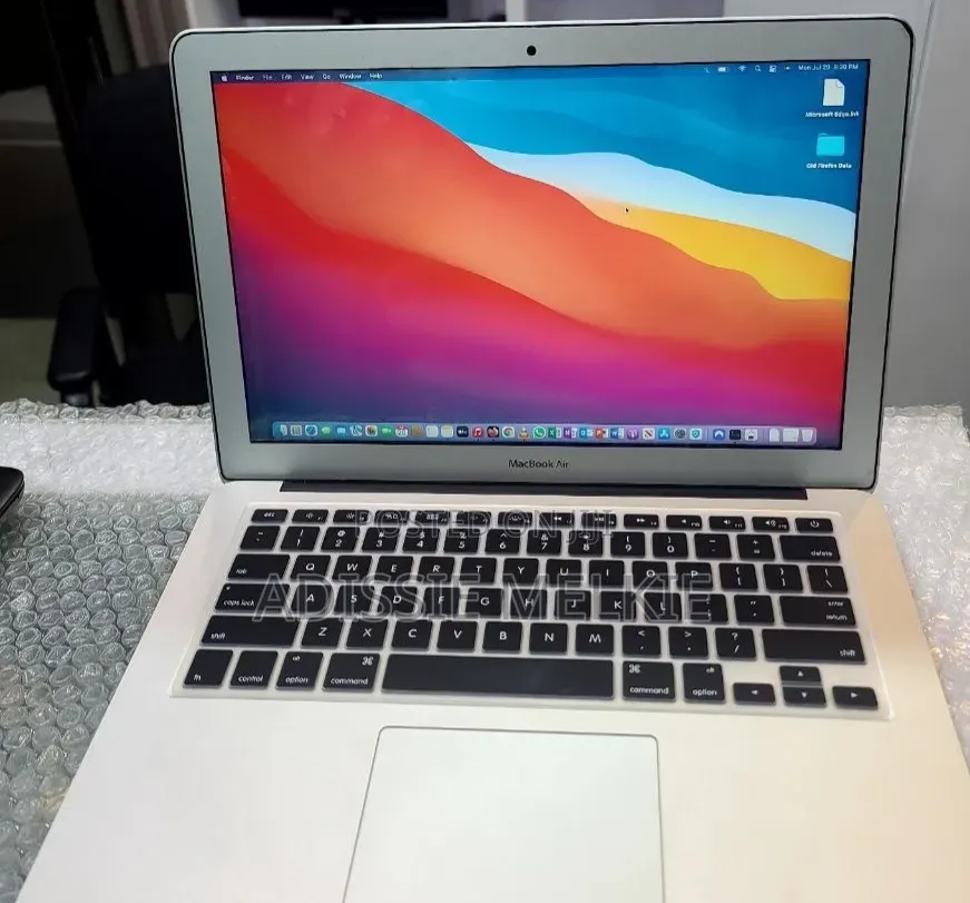 New Laptop Apple MacBook 2017 8GB Intel Core i5 SSD 128GB