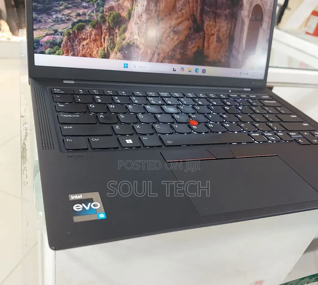 New Laptop Lenovo ThinkPad X1 Carbon 16GB Intel Core i5 SSD 512GB