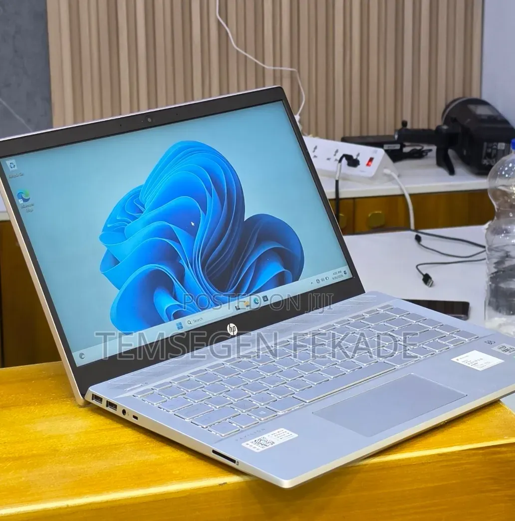 New Laptop HP Pavilion 14 8GB Intel Core i5 SSD 512GB