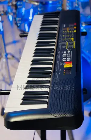Yamaha F52 Keyobard