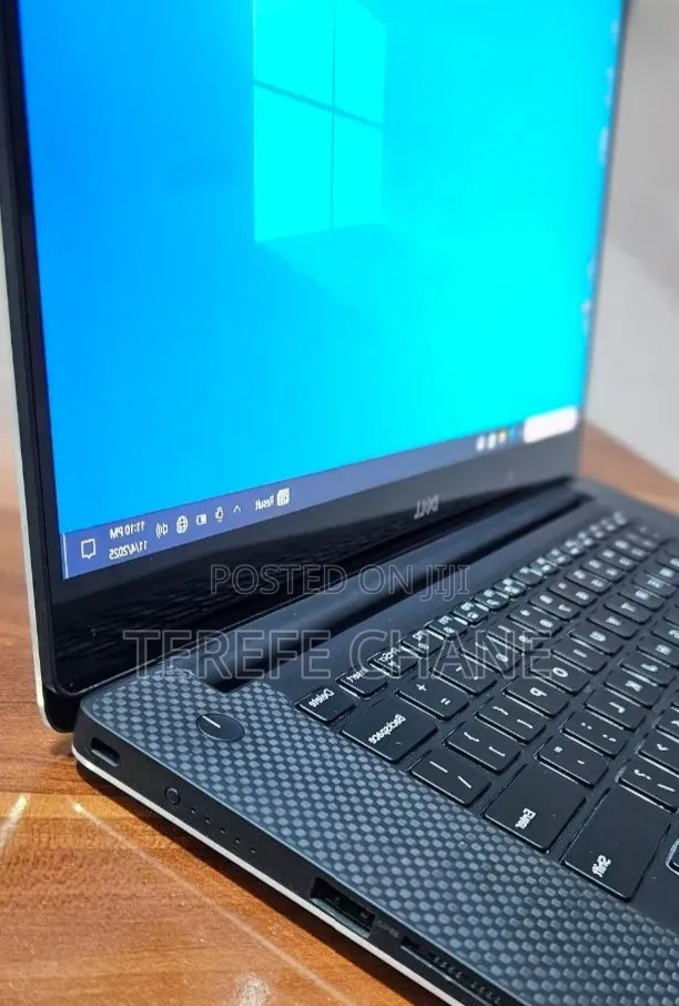 New Laptop Dell XPS 15 16GB Intel Core i7 SSD 512GB