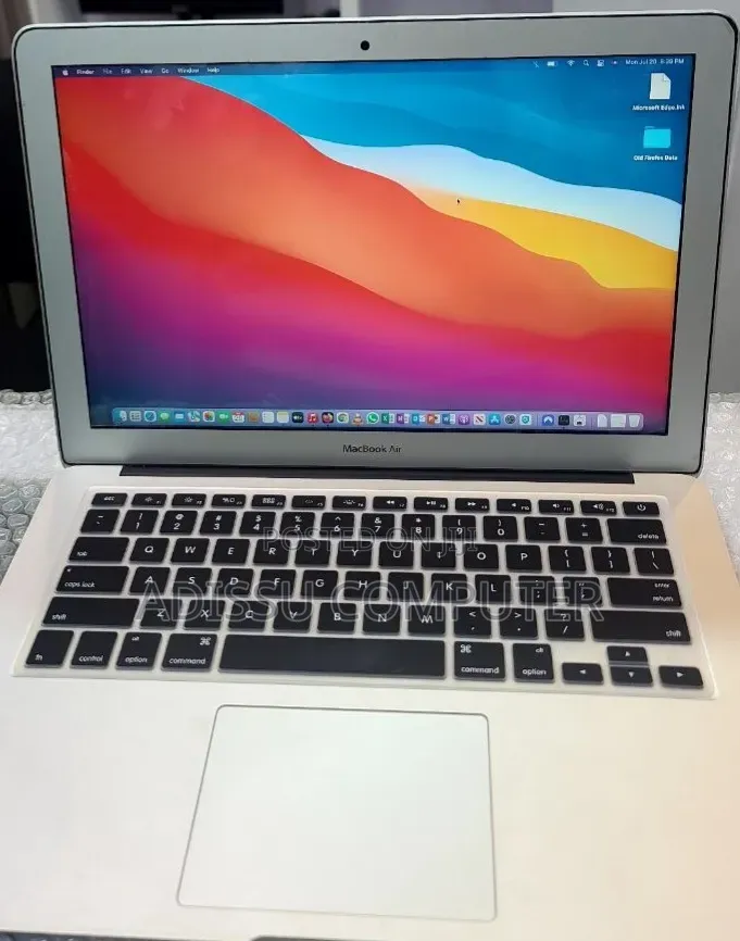 New Laptop Apple MacBook Pro 2017 8GB Intel Core i5 SSD 128GB