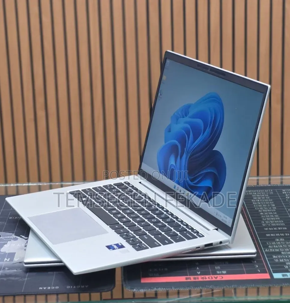 New Laptop HP EliteBook 840 G10 16GB Intel Core i7 SSD 512GB