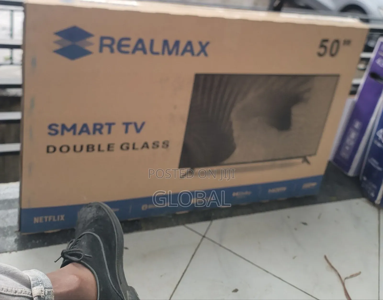 Realmax 50"double Glass Smart TV