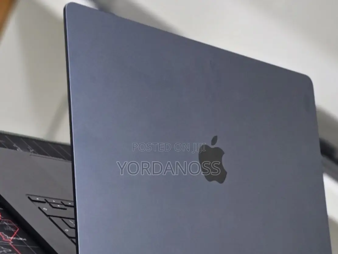 New Laptop Apple MacBook Air 2025 M4 16GB Apple M4 SSD 256GB