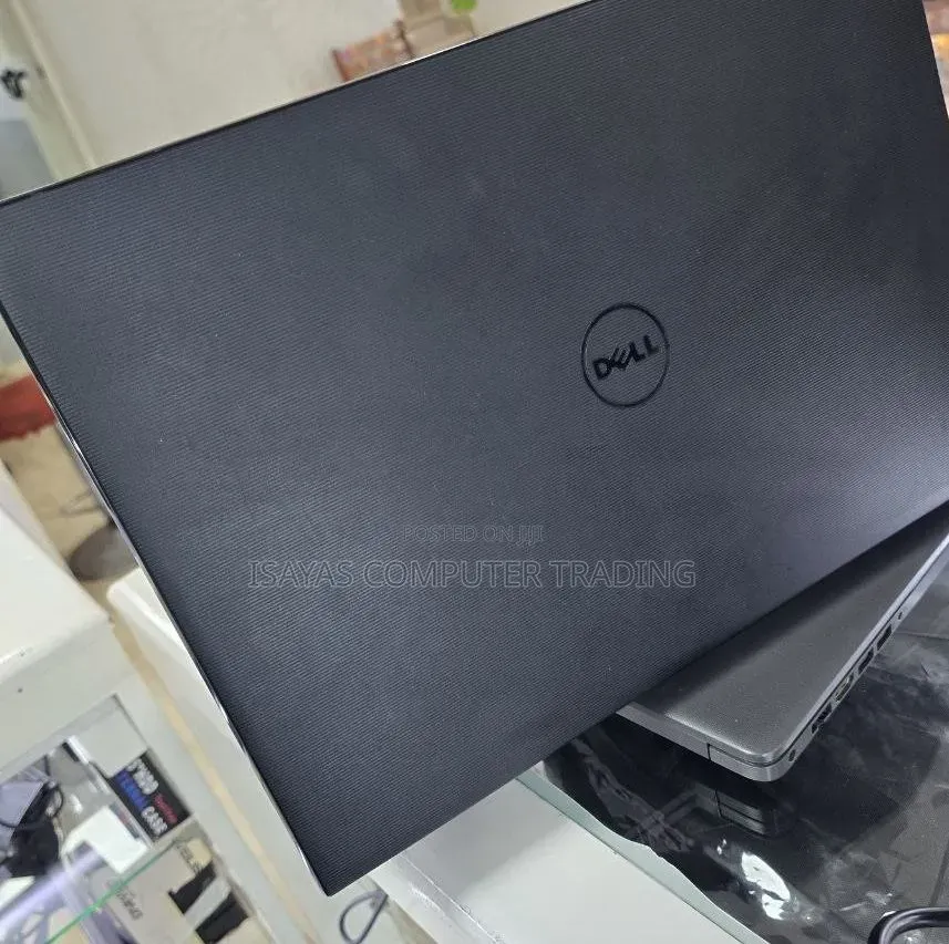 Laptop Dell Vostro 15 3000 4GB Intel Core i5 HDD 1T