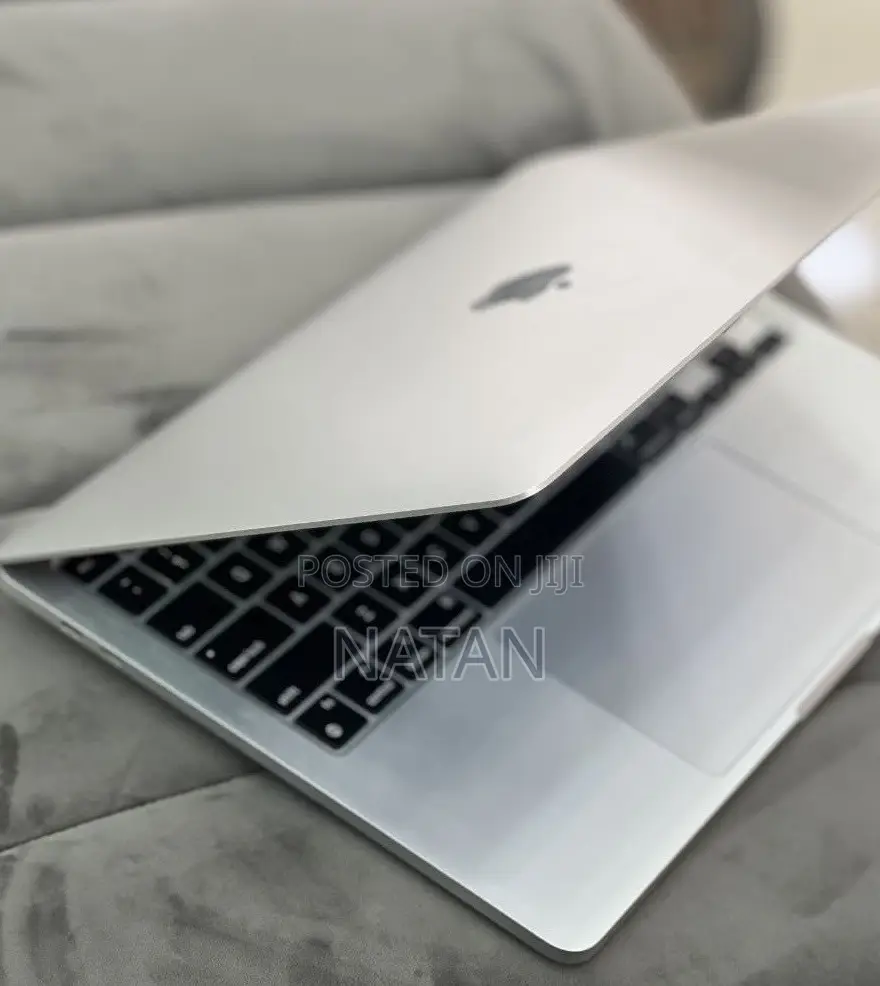 New Laptop Apple MacBook Pro 2022 M2 8GB Apple M2 SSD 512GB