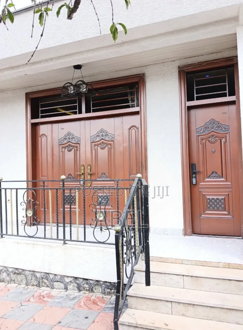 የቤትዎን ዋጋ ከፍ የሚያደርግ: የVictor Door ዘመናዊ እና ውብ በሮች