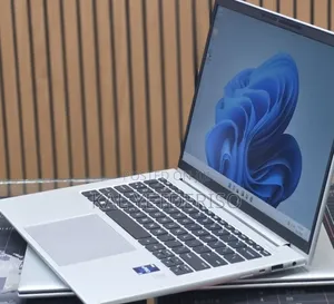 New Laptop HP EliteBook 840 G9 16GB Intel Core i7 SSD 512GB