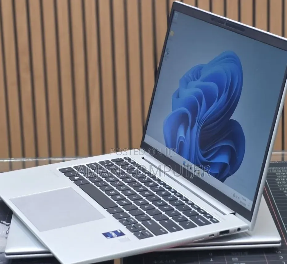 New Laptop HP EliteBook 840 G9 16GB Intel Core i7 SSD 512GB