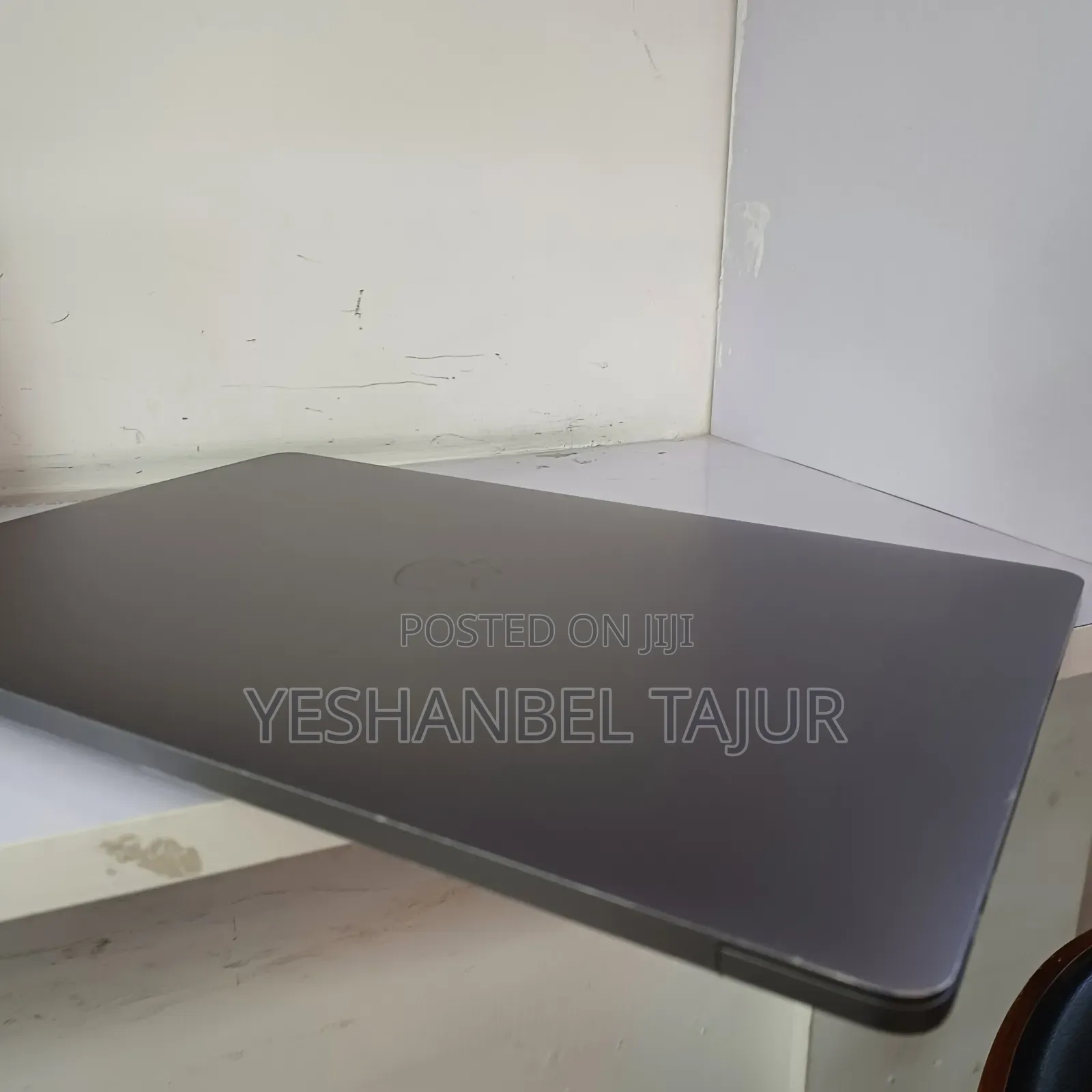 New Laptop Apple MacBook Pro 2019 16GB Intel Core i9 SSD 512GB