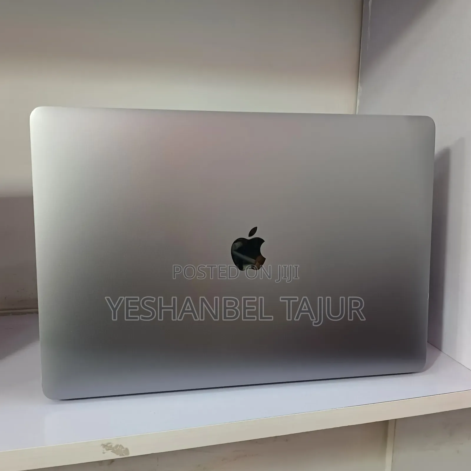 New Laptop Apple MacBook Pro 2019 16GB Intel Core i9 SSD 512GB