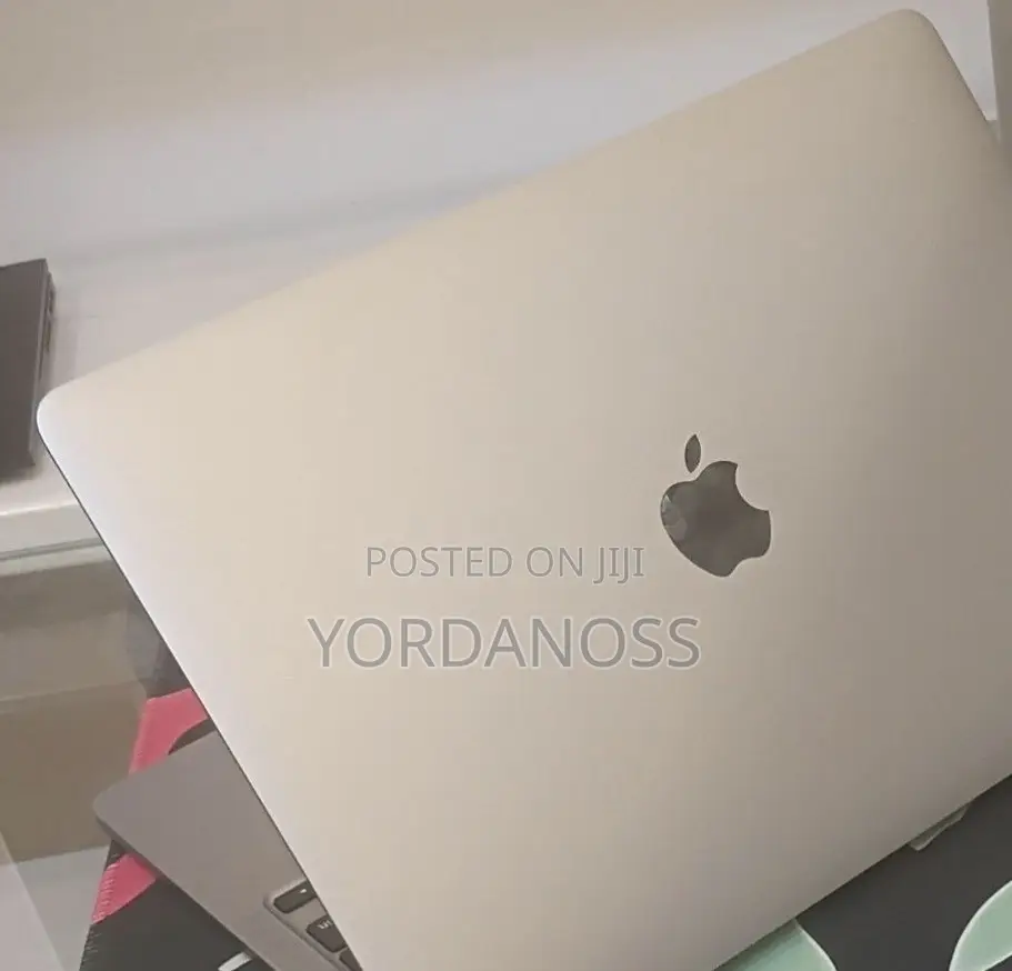 Laptop Apple MacBook Pro 2020 M1 8GB Apple M1 SSD 256GB