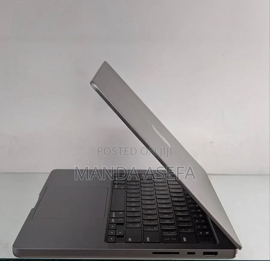 New Laptop Apple MacBook Pro 2021 M1 16GB Apple M1 Pro SSD 512GB