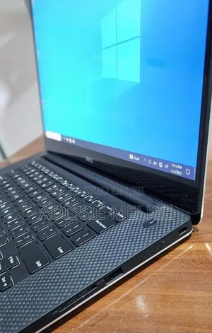 New Laptop Dell XPS 15 16GB Intel Core i7 SSD 512GB