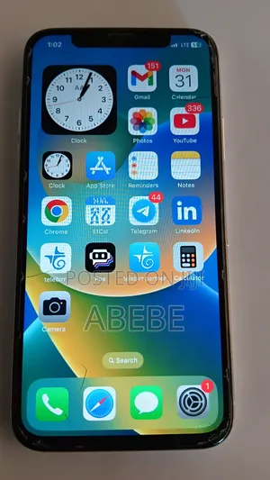Apple iPhone X 64 GB White